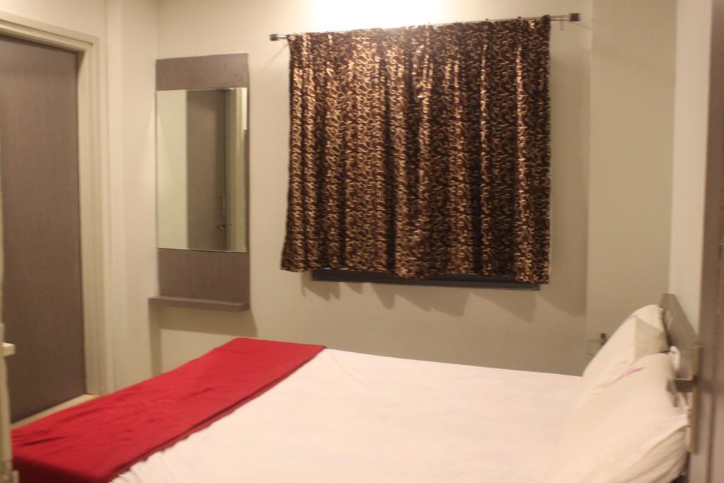 Hotel Lakshmi Grand Visákhapatnam Szoba fotó